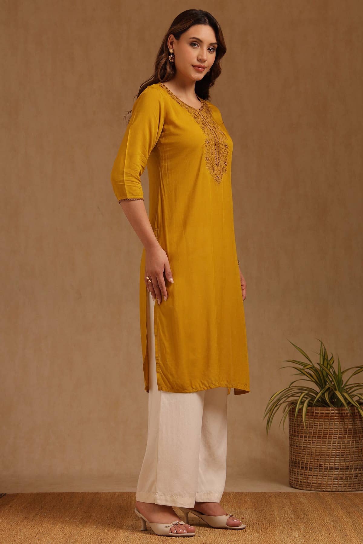 Mustard Rayon Embroidered Kurta With Thread Work - View 3